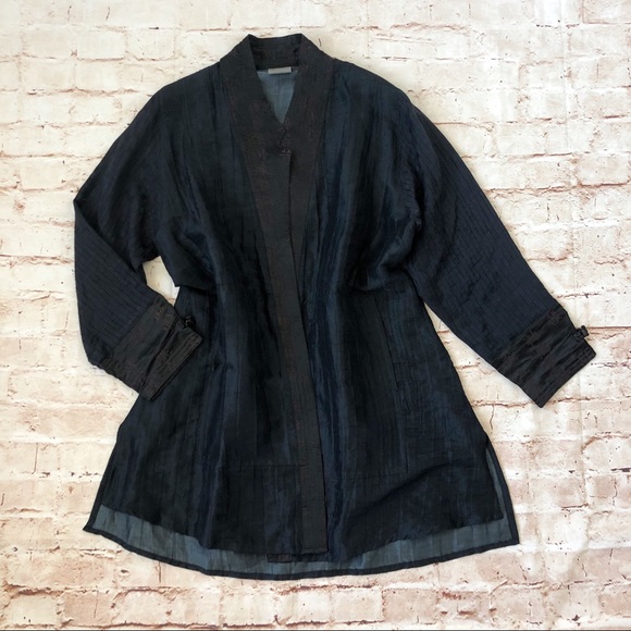 Exotic silk jacket - Picture 1 of 8